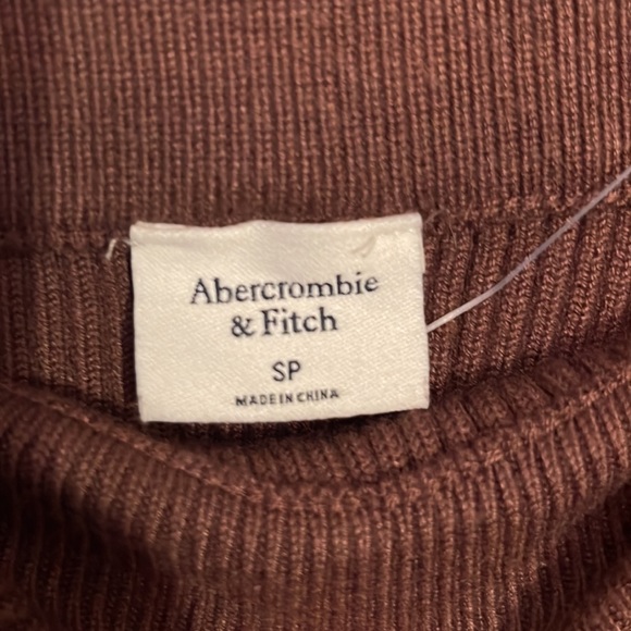 Abercrombie Asymmetrical Slim Sweater Set - Picture 3 of 4
